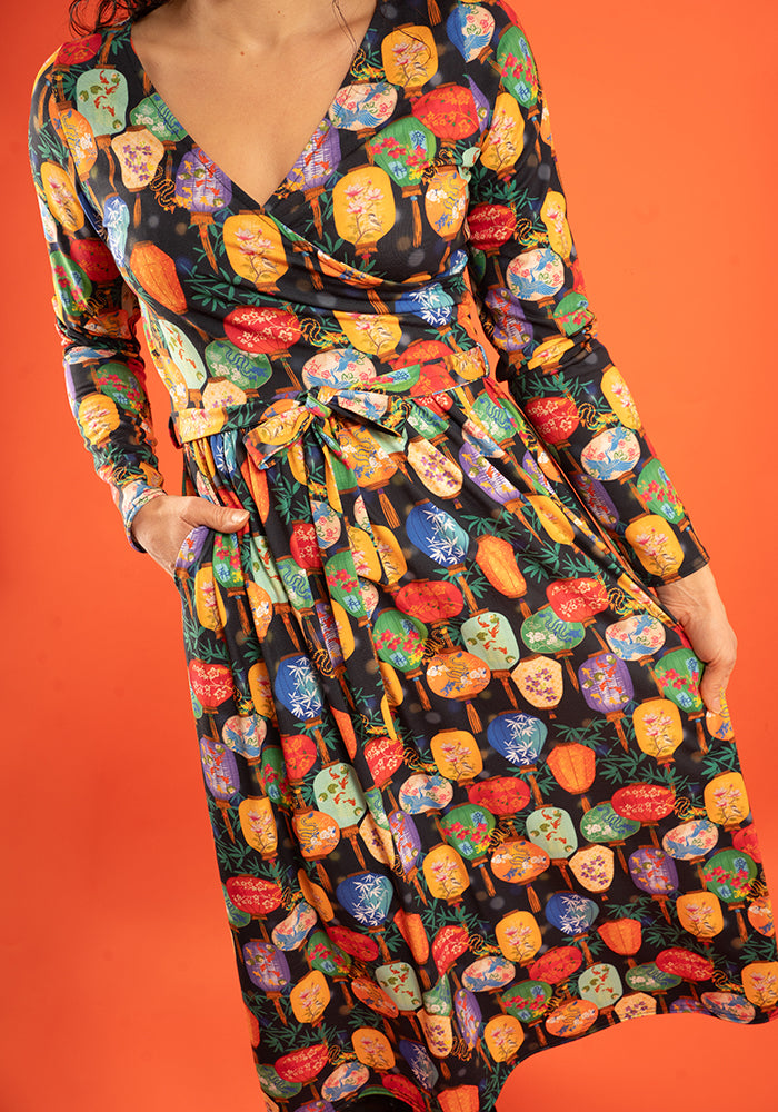 Fourth angle of Aliona Lanterns Print Jersey Midi Dress
