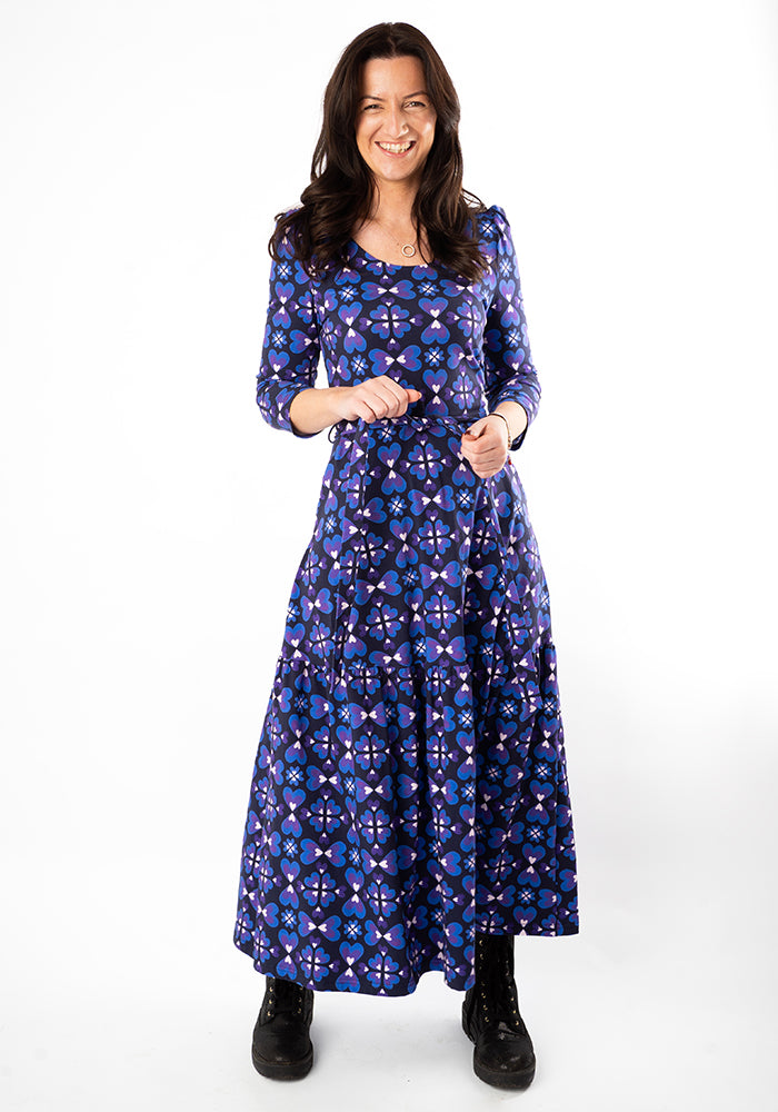 Seventh angle of Anjela Retro Painted Hearts Print Cotton Midaxi Dress