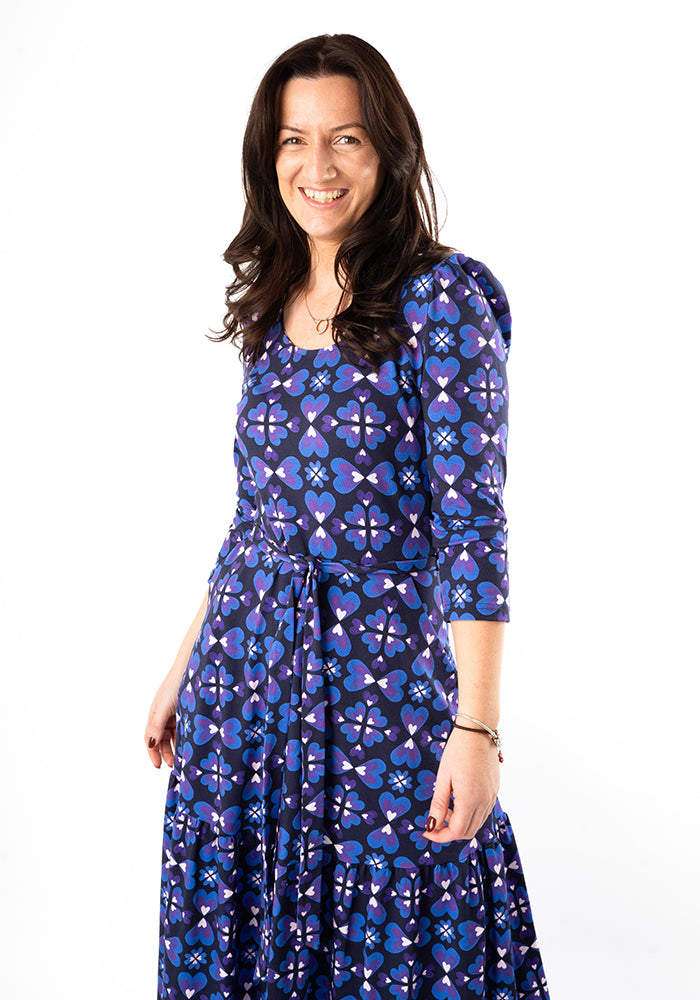 Ninth angle of Anjela Retro Painted Hearts Print Cotton Midaxi Dress