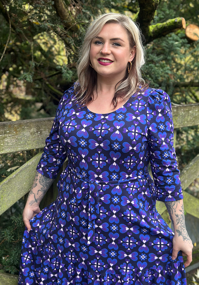 Eighth angle of Anjela Retro Painted Hearts Print Cotton Midaxi Dress