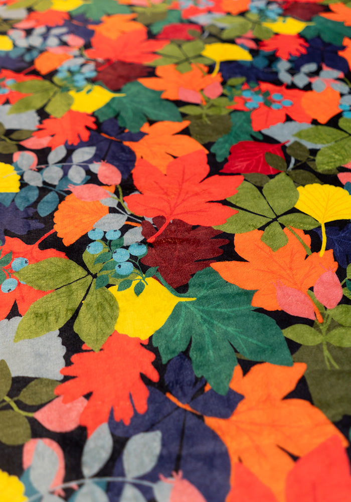 Autumn Leaves Print Plush Throw Blanket (Pop-Under)