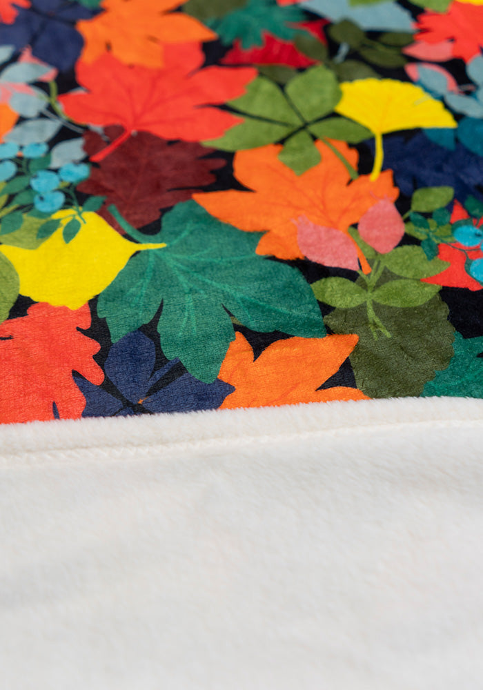 Autumn Leaves Print Plush Throw Blanket (Pop-Under)