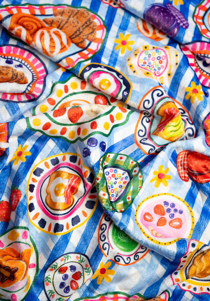 Second angle of Breakfast Table Print Plush Throw Blanket (Pop-Under)