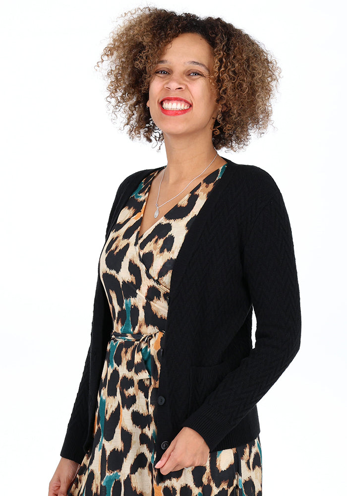 Fourth angle of Black Chevron Knit Cardigan, black Chevron Knit Cardigan The layer you&