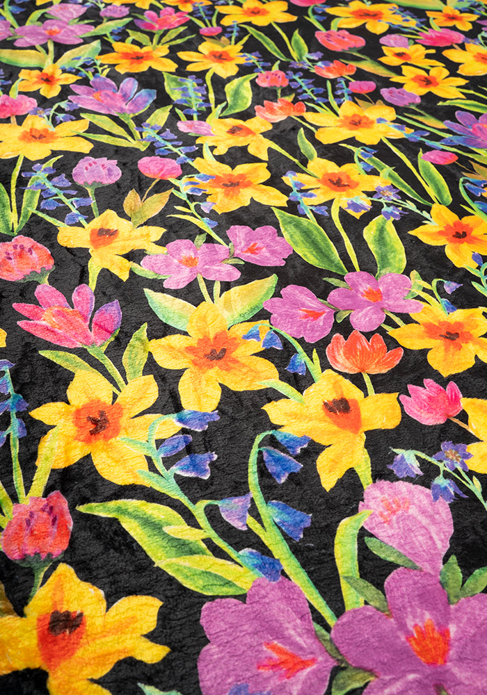 Fifth angle of Bright Florals Print Pop-under Plush Blanket