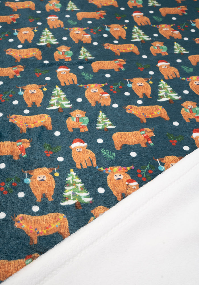 Pop-under Christmas Cows Print Plush Blanket