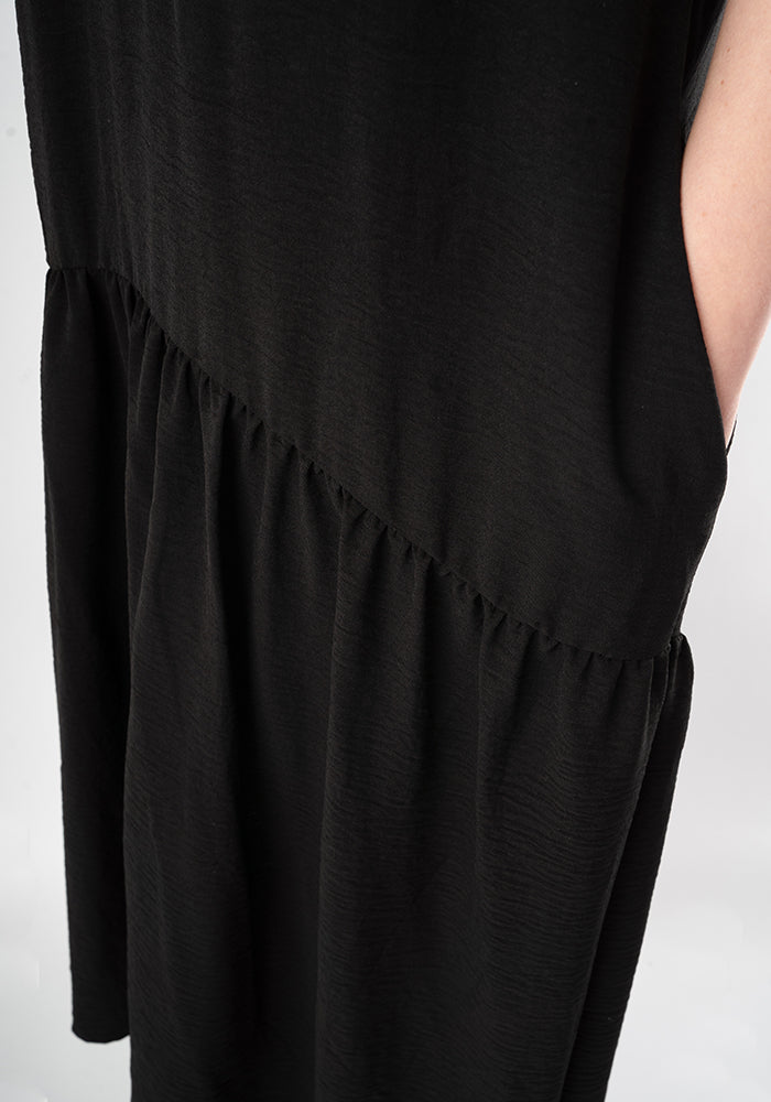 Fifth angle of Didi Black Dropped Waist Oversized Relaxed Fit Midaxi Dress