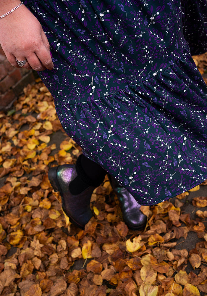 Elowyn Midnight Mistletoe Sprig Print Tiered Hem Midi Dress
