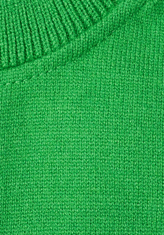 Second angle of Emerald Green Fine Knit Scallop Cardigan