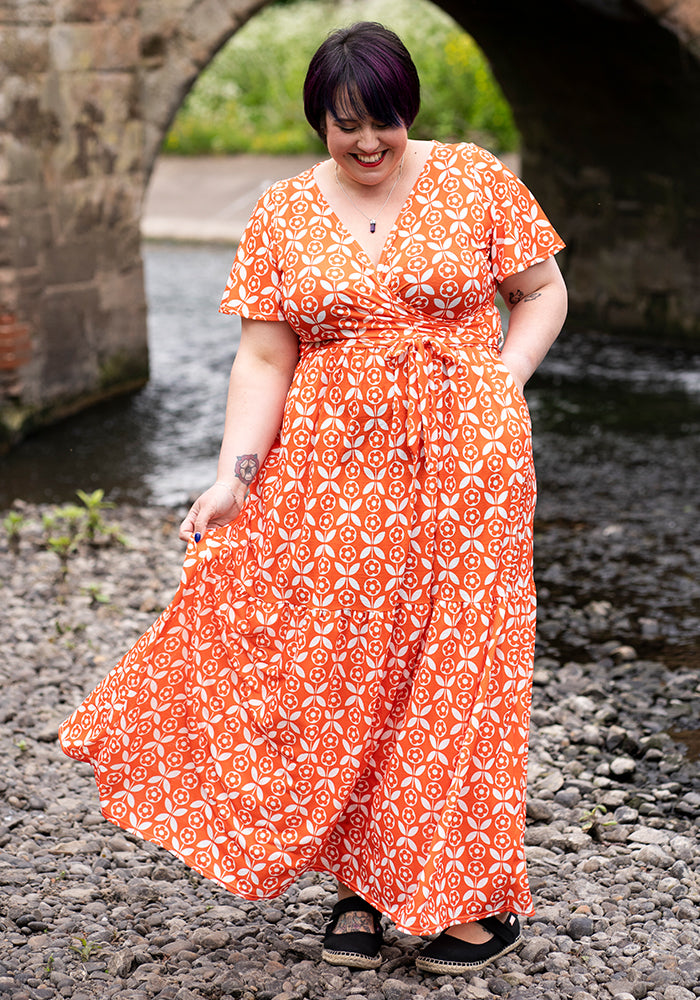 Eighth angle of Esti Retro Flower Print Tiered Hem Maxi Dress