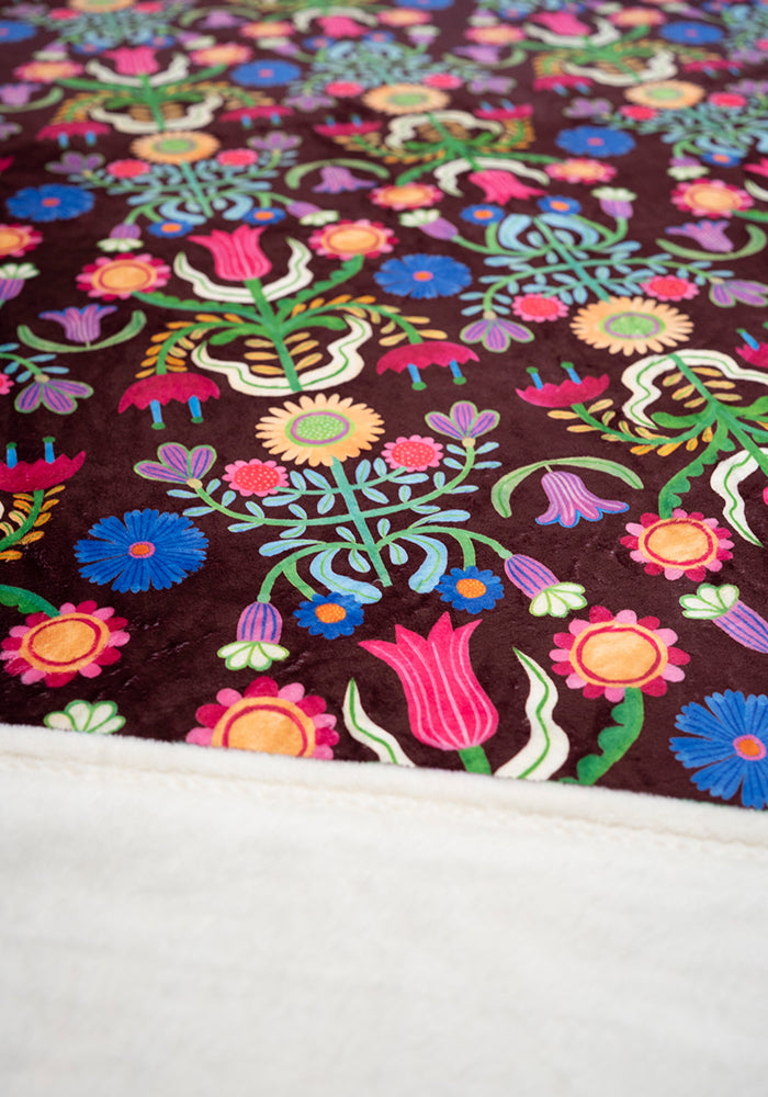 Extra Long Folk Tile Print Plush Throw Blanket (Pop-Under)