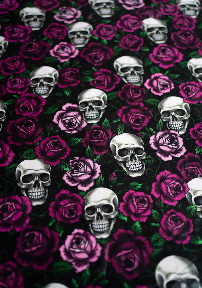 Extra Long Gothic Skull &amp; Roses Print Plush Throw Blanket (Pop-Under)