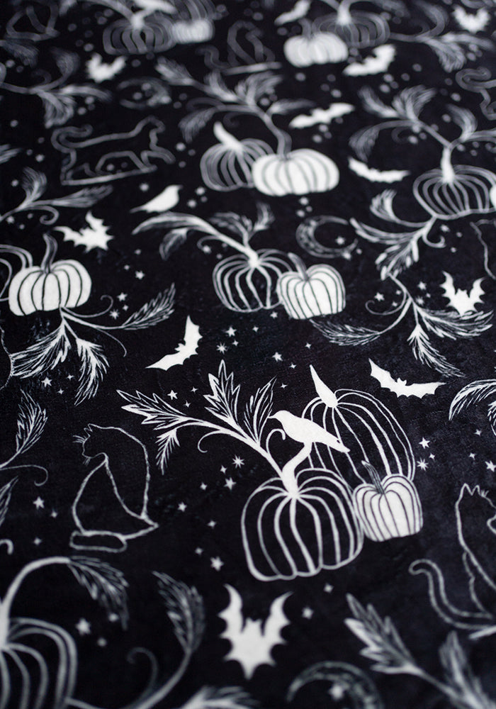 Extra Long Mono Pumpkin &amp; Cat Print Plush Throw Blanket (Pop-Under)