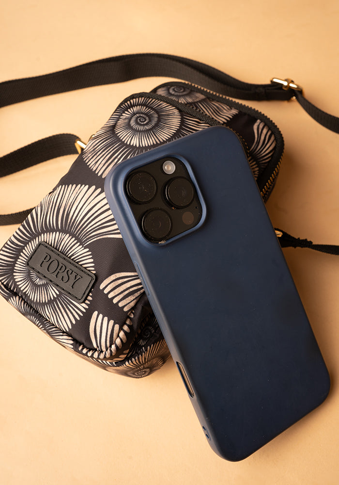 Seventh angle of Fossil Phone Pocket Bag