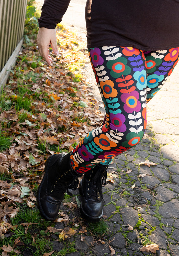 Seventh angle of Heath Retro Flower Print Leggings