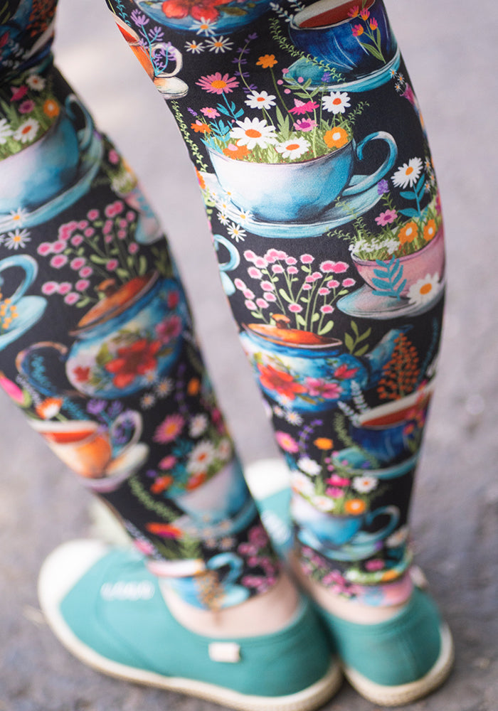 Seventh angle of Heath Tea Cup Print Leggings