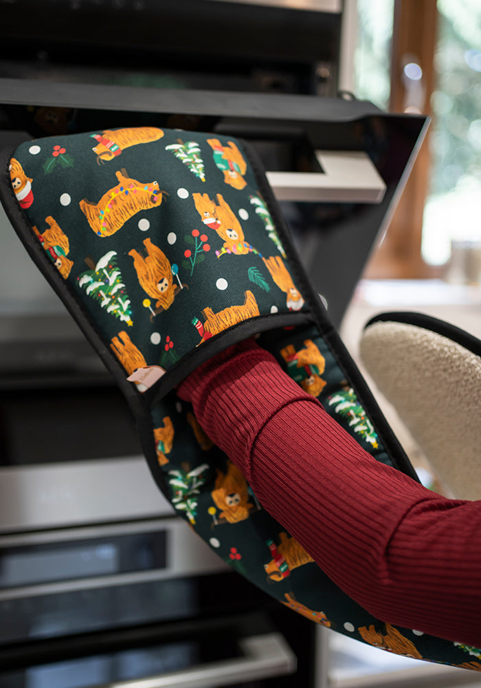 Christmas Cows Print Oven Glove