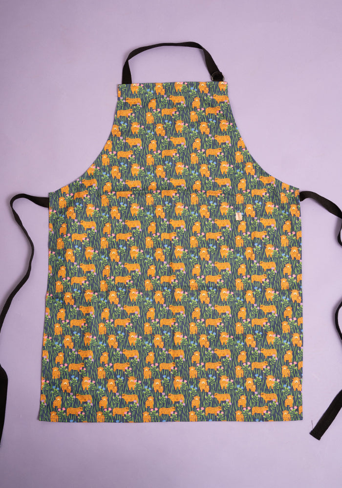 Front view of Highland Cow Print Popsy Apron