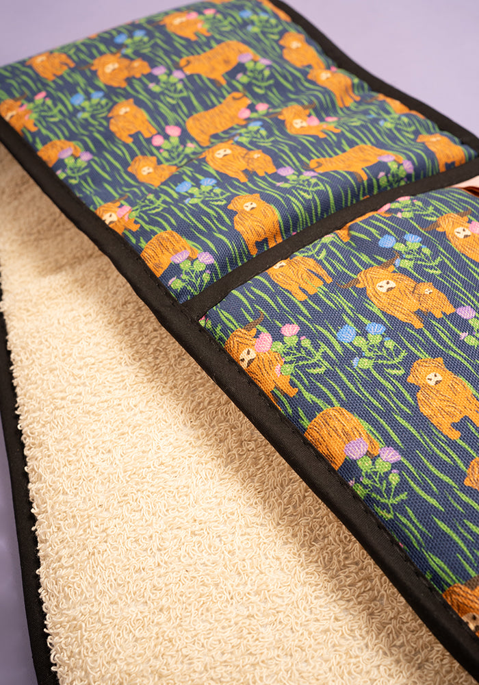Highland Cow Print Popsy Oven Glove