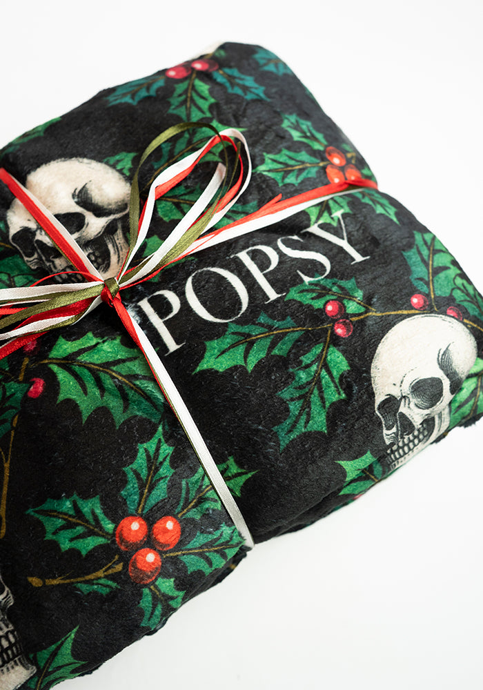 Holly &amp; Skulls Print Plush Throw Blanket (Pop-Under)