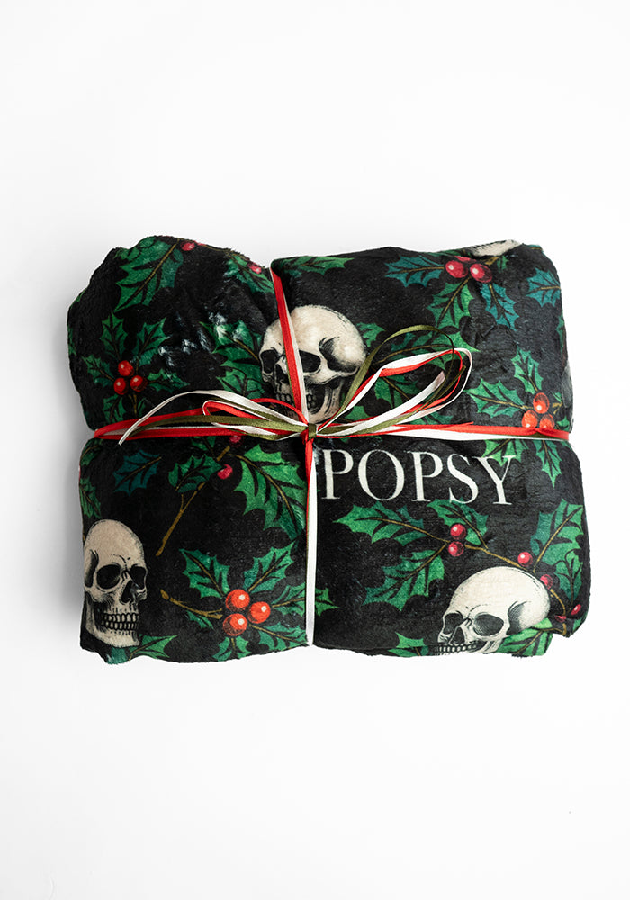 Holly &amp; Skulls Print Plush Throw Blanket (Pop-Under)
