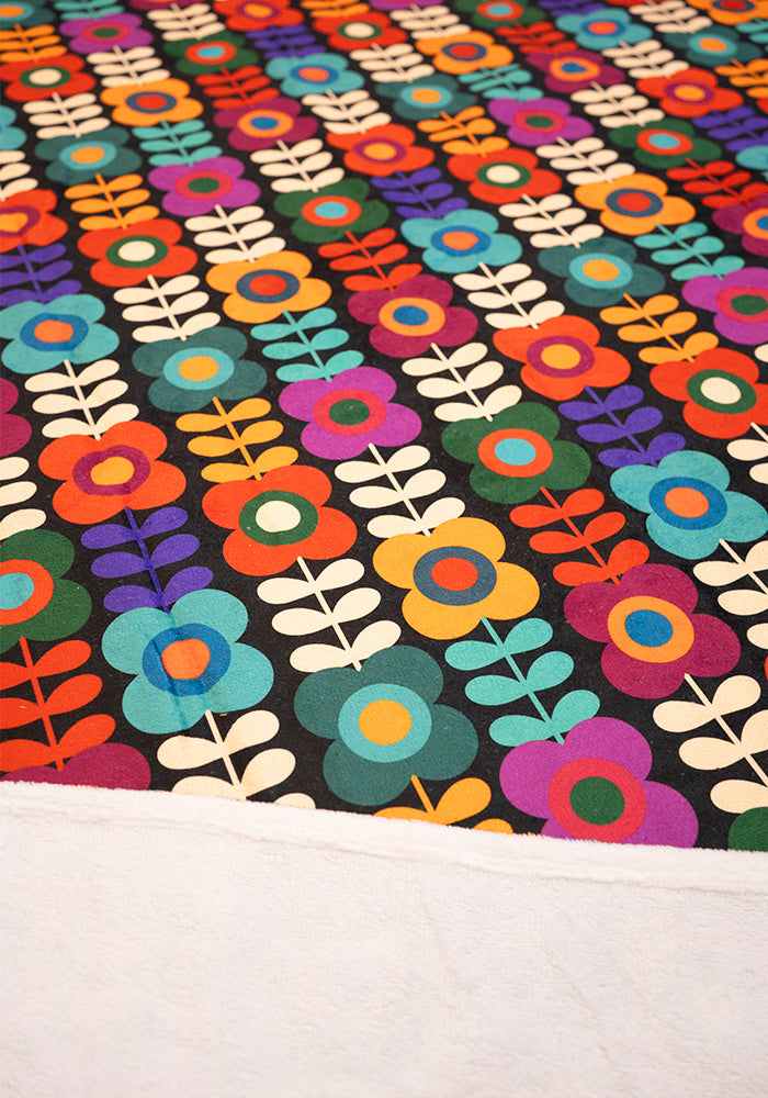 Third angle of Retro Flower Print Jumbo Bath Sheet