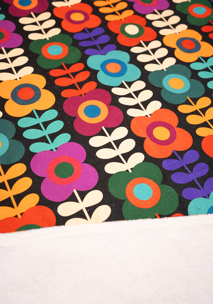 Third angle of Retro Flower Print Large Towel