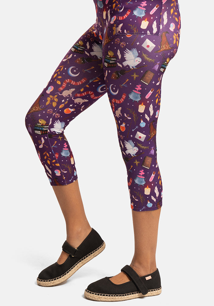 Lewis Wizard Print Popsy Capri Leggings
