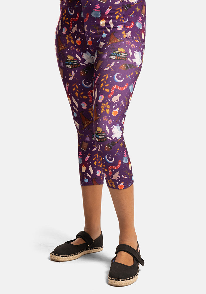 Lewis Wizard Print Popsy Capri Leggings