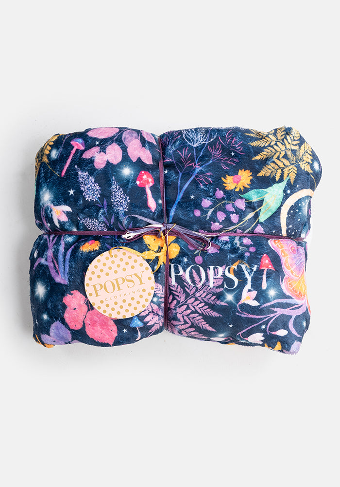 Pop-under Purple Magical Moth Print Plush Blanket