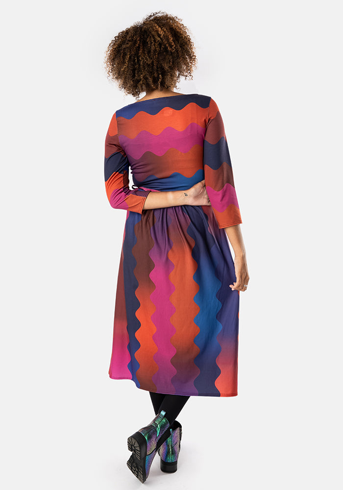 Meda Autumn Wave Print Midi Dress