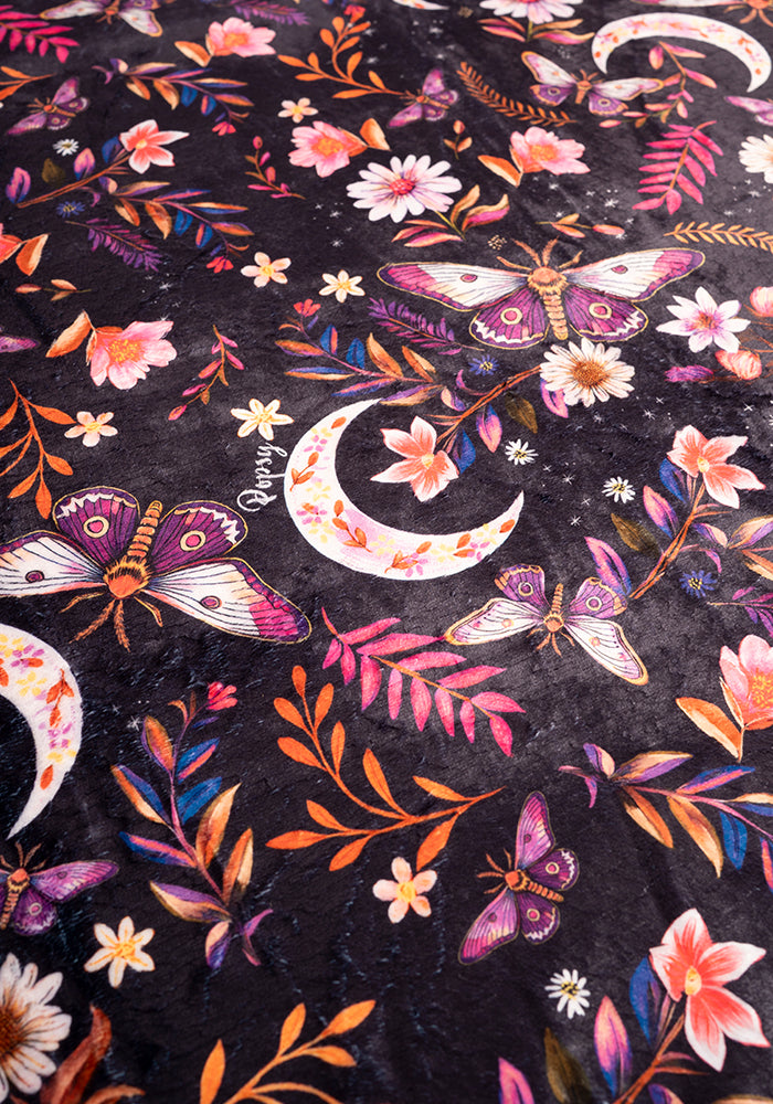 Pop-under Moths & Moon Print Plush Blanket
