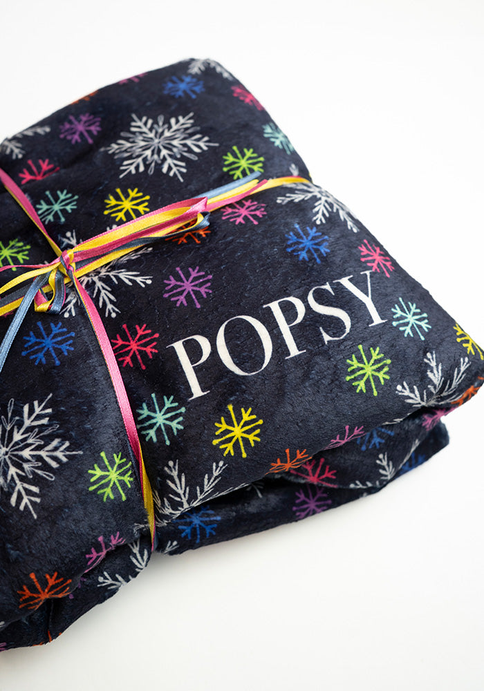 Multi Colour Snowflakes Print Plush Throw Blanket (Pop-Under)