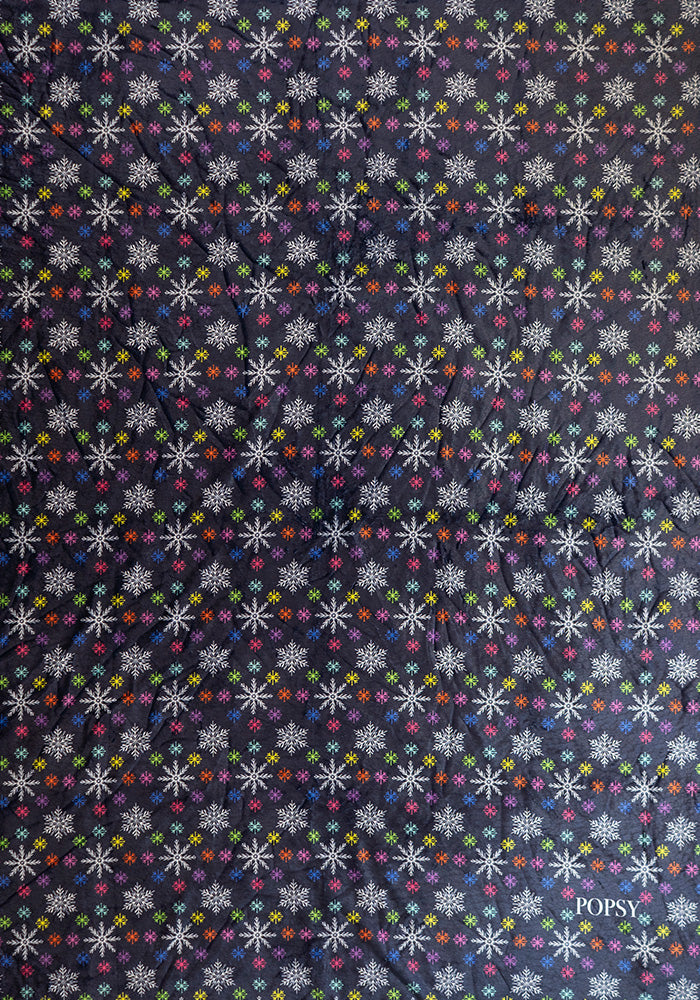 Multi Colour Snowflakes Print Plush Throw Blanket (Pop-Under)