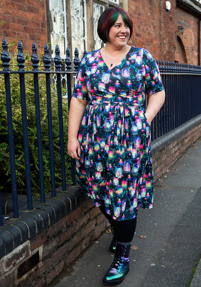 Third angle of Nura Illuminated Jars &amp; Candles Print Midi Dress
