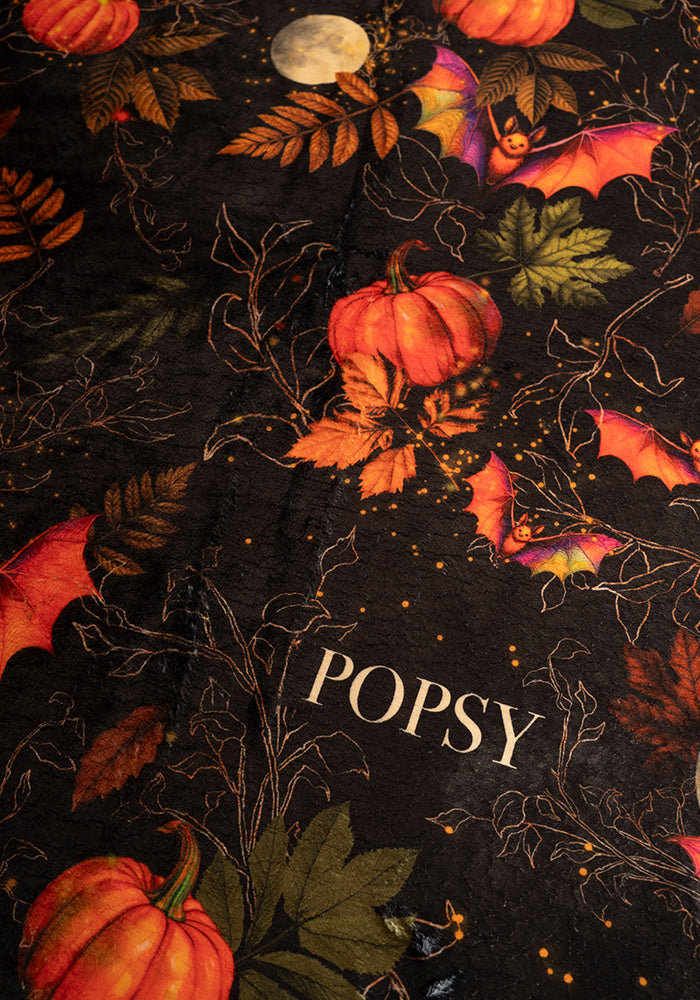 ** PRE ORDER ** Pop-under Bats & Pumpkin Print Plush Blanket ** PRE ORDER **