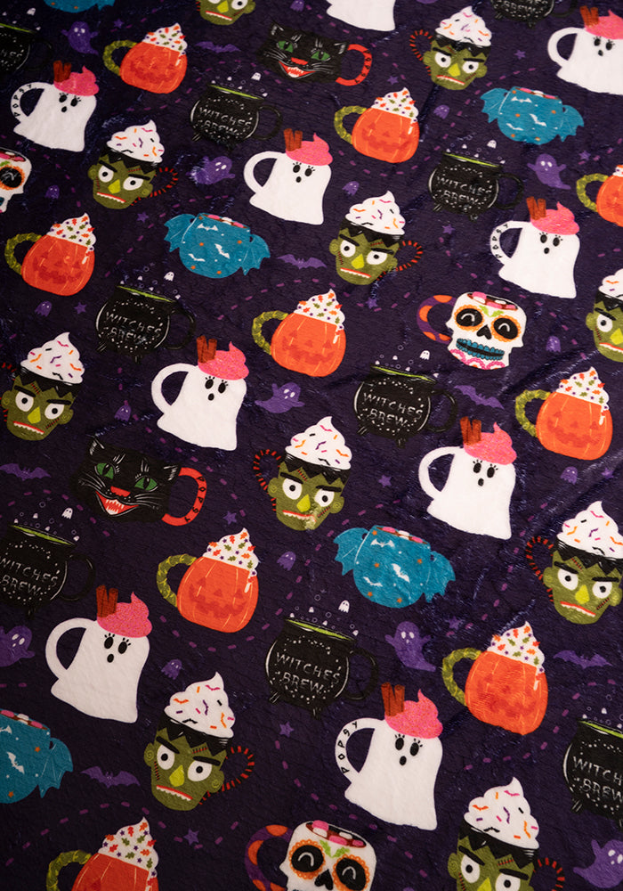 Halloween Mug Print Plush Throw Blanket (Pop-Under)