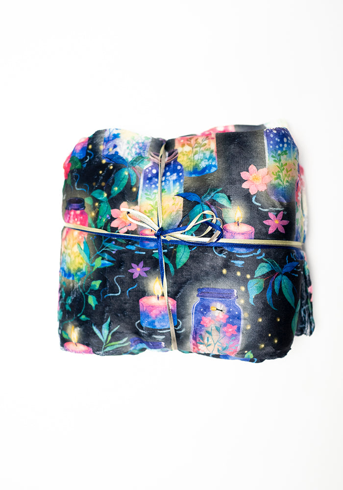 Pop-under Jars & Candle Print Plush Blanket