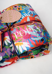 Pop-under Rainbow Border Print Plush Blanket