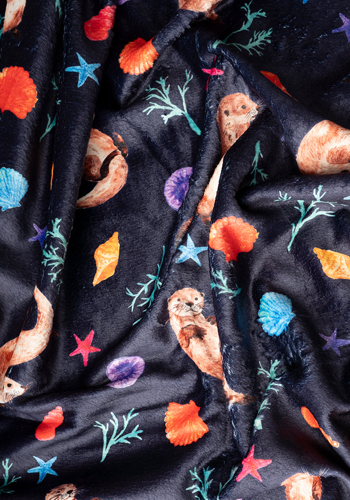 Ninth angle of Sea Otter Print Plush Throw Blanket (Pop-Under)