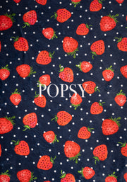 Pop-under Strawberries Print Plush Blanket