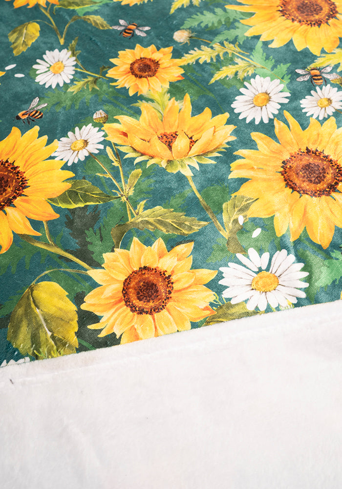 Pop-under Sunflower & Bee Border Print Plush Blanket