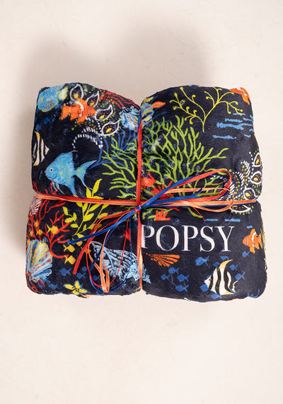 Pop-under Coral Fish Print Plush Blanket