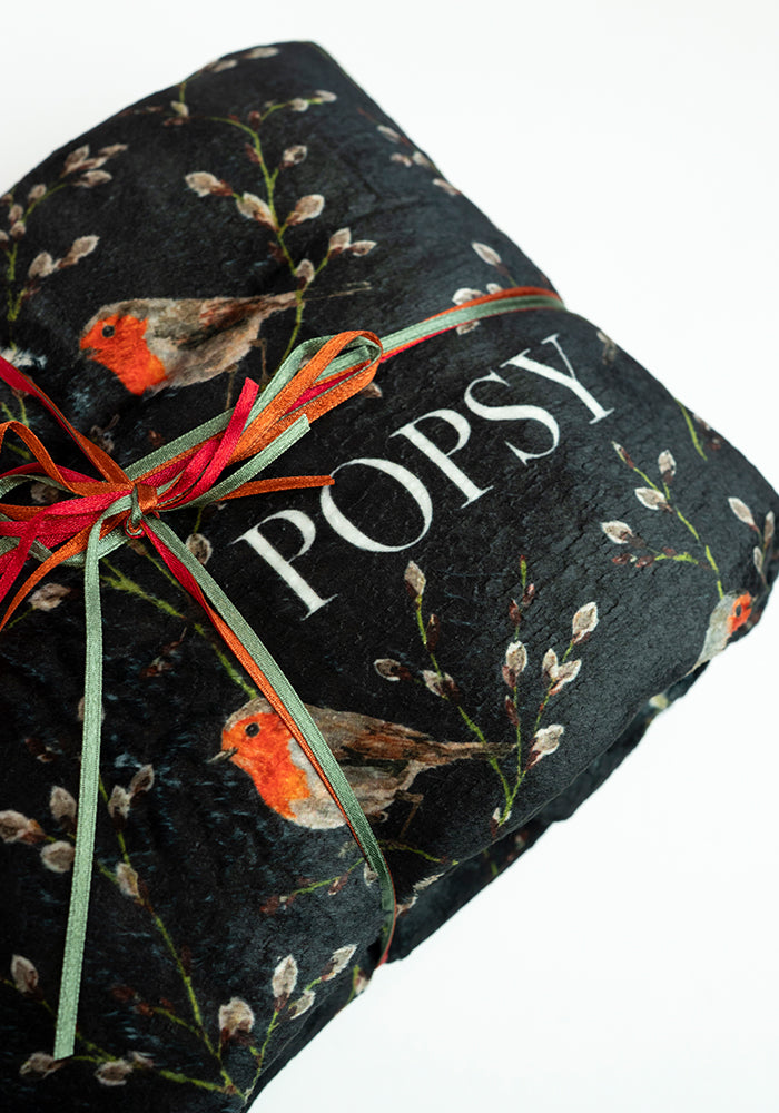 Black Robin Print Plush Throw Blanket (Pop-Under)