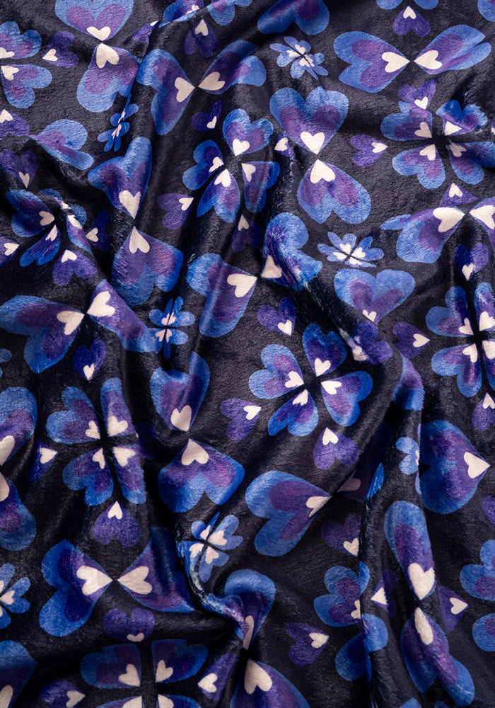 Sixth angle of Retro Painted Hearts Print Pop-under Plush Blanket