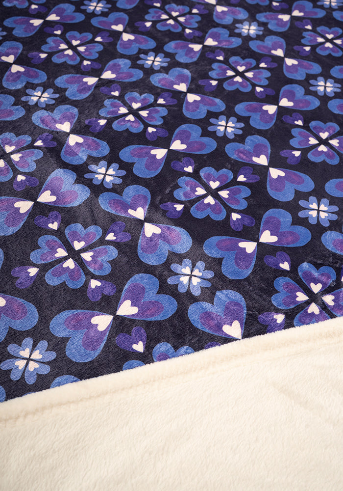 Eighth angle of Retro Painted Hearts Print Pop-under Plush Blanket