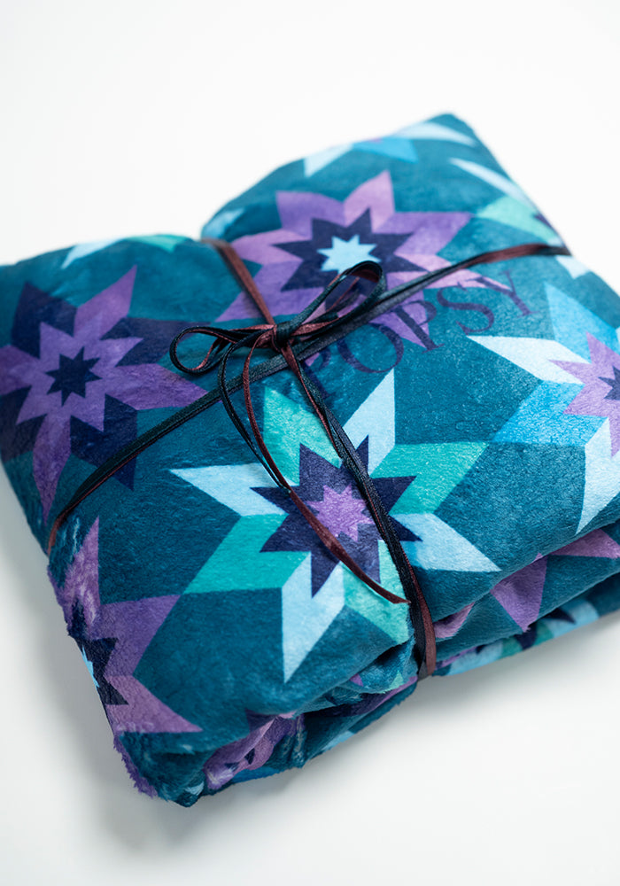Fourth angle of Retro Stars Print Pop-under Plush Blanket