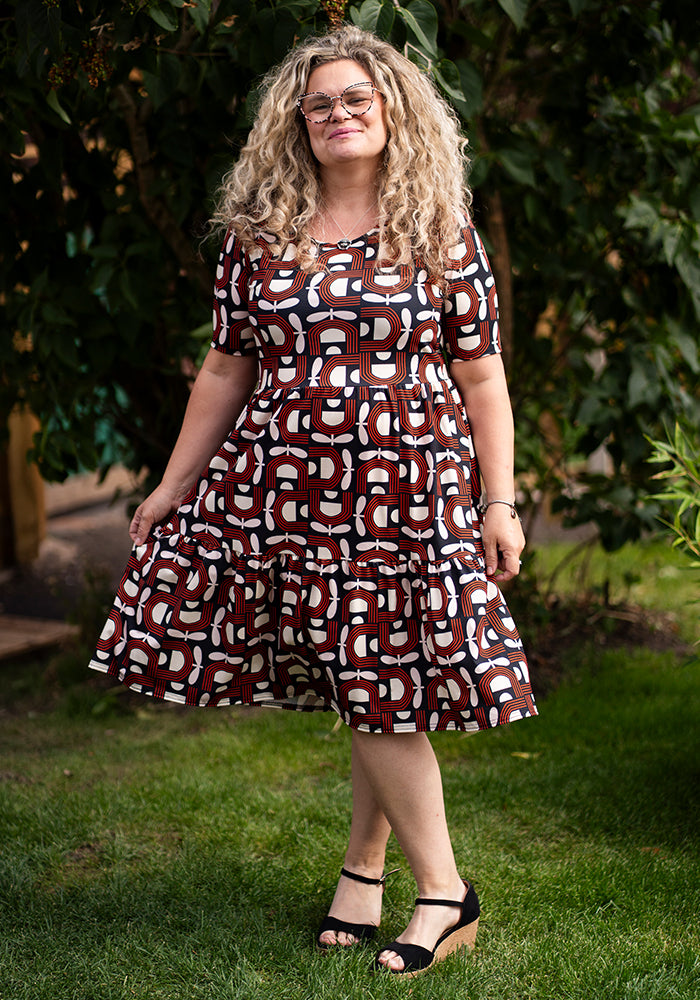 Sunniva Retro Floral Print Tiered Hem Dress