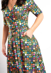 Veneha Retro Tile Print Midi Dress
