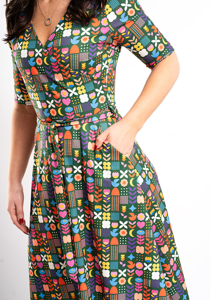 Veneha Retro Tile Print Midi Dress